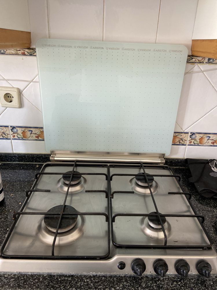 Placa Ariston com 4 bicos