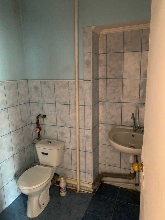 Продаж приміщення з фасадним входом вул Миколайчука