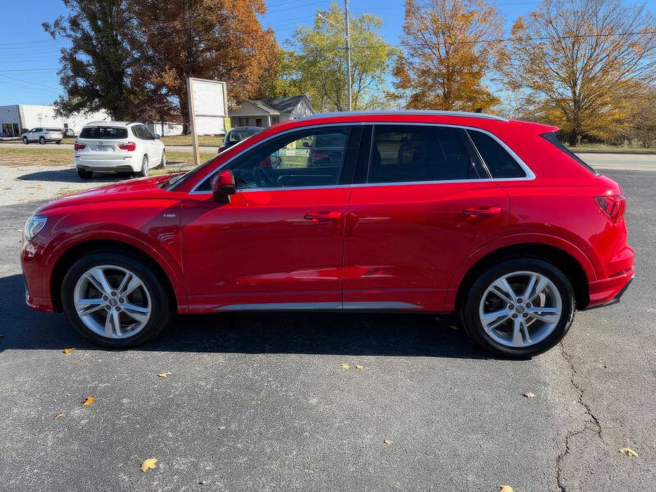 Audi Q3      2020