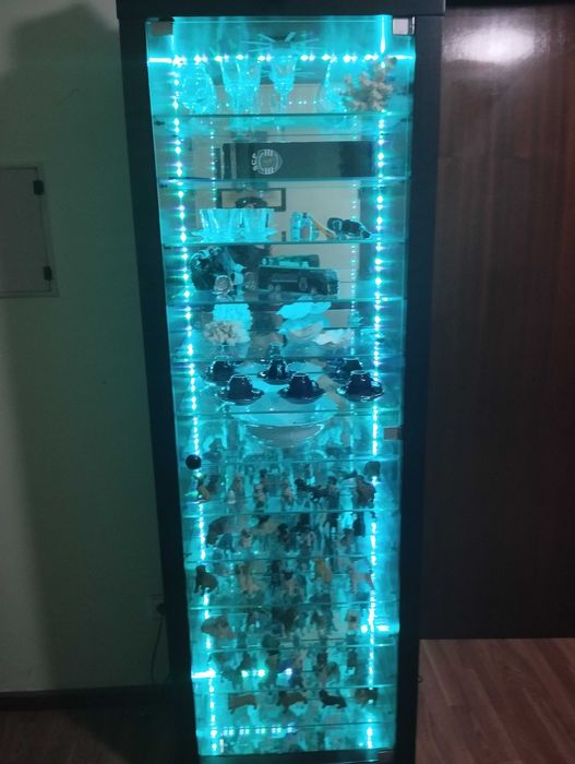 Estante de madeira maciça com luz RGB 11 prateleiras em Vidro