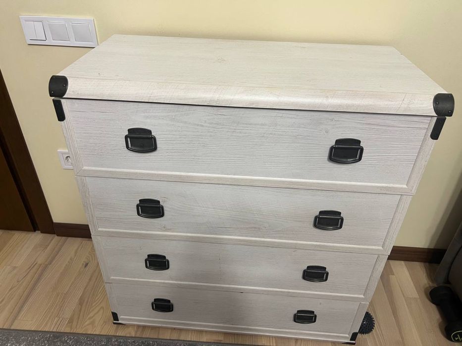 Меблі в кімнату