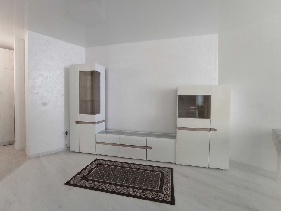 Здається 1км квартира на Дружбі в новобудові