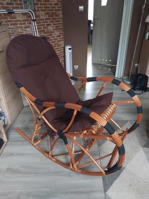 Fotel wiklinowy bujany