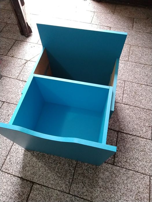 gavetas e portas para estante de cubos (tudo faço 20€ )