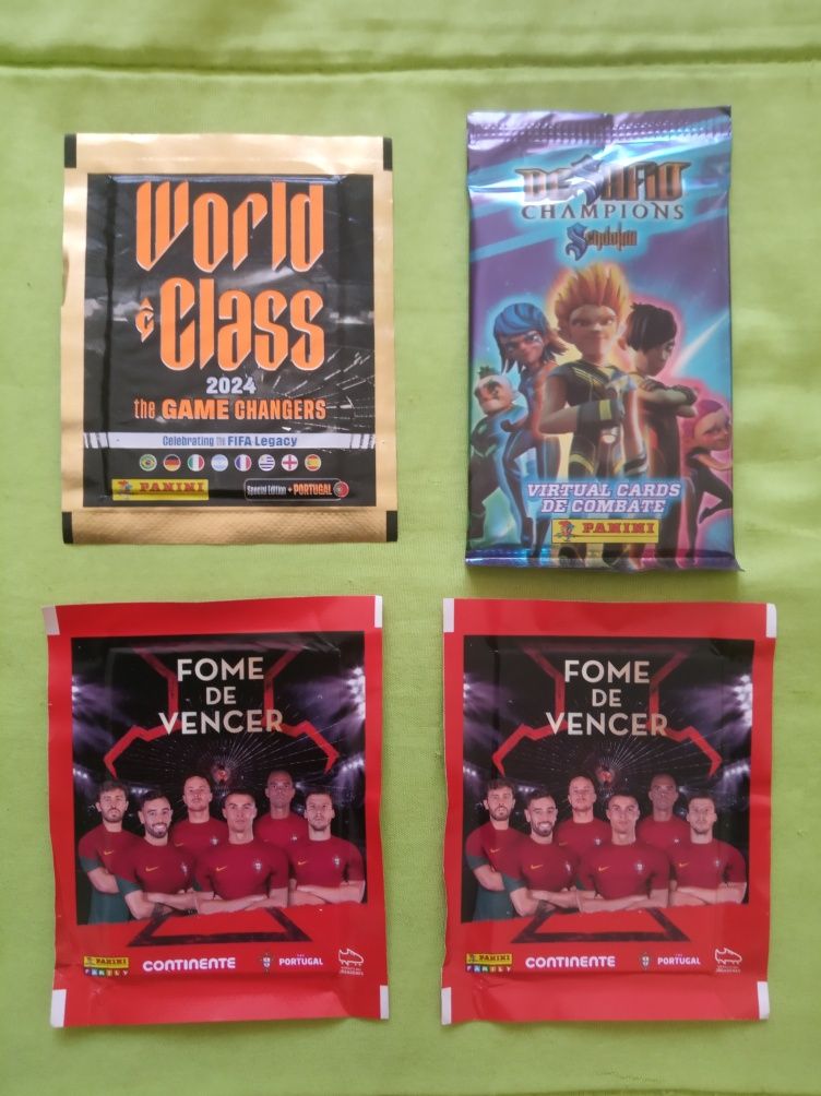 SAQUETAS de CROMOS (32) diversas