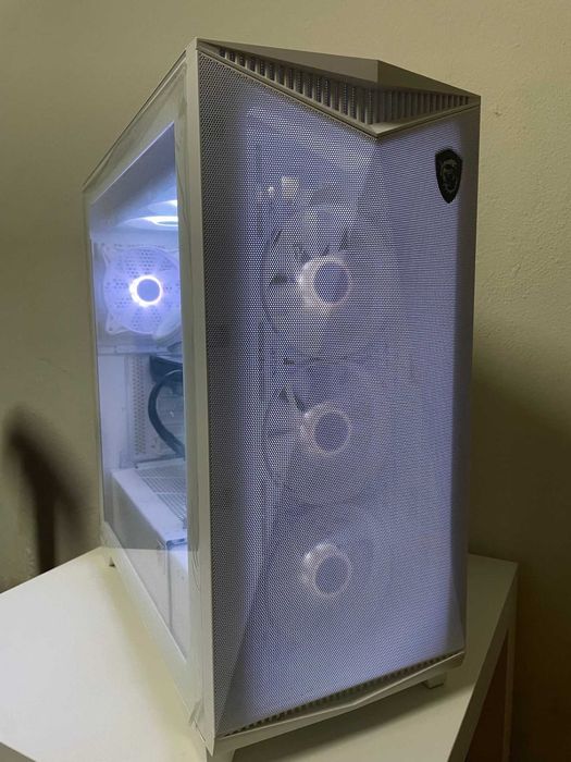 PC GAMING / Ryzen 5 7600X / RX 9060XT / 32GB Ram  / SSD 1TB C/Garantia