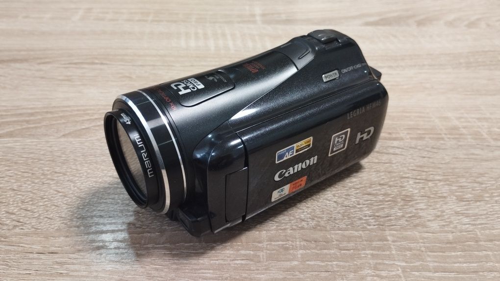 Відеокамера Canon Legria HF M46 з пультом ДУ