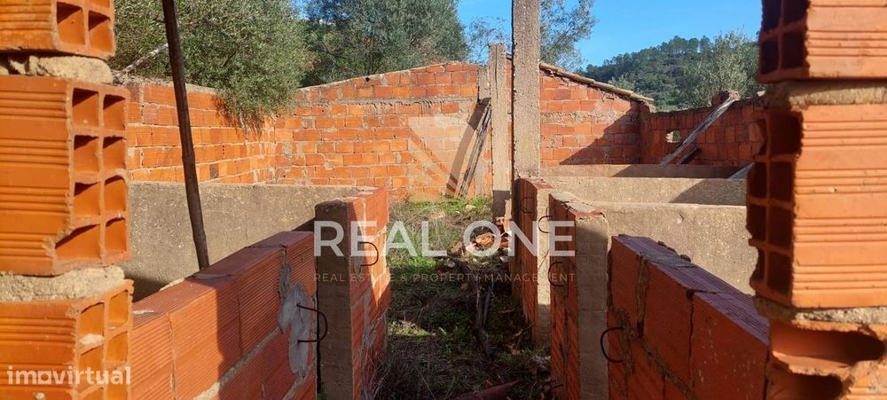 Terreno rústico com 4.555 m2 com armazém