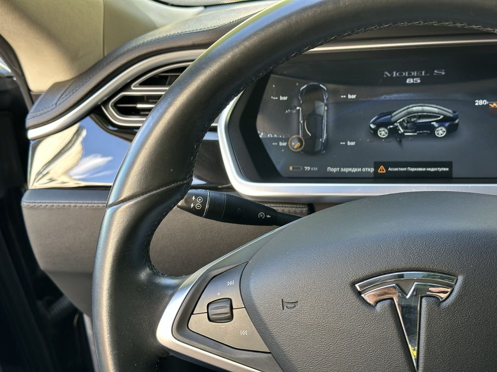 2013 Tesla model S 85 kWh