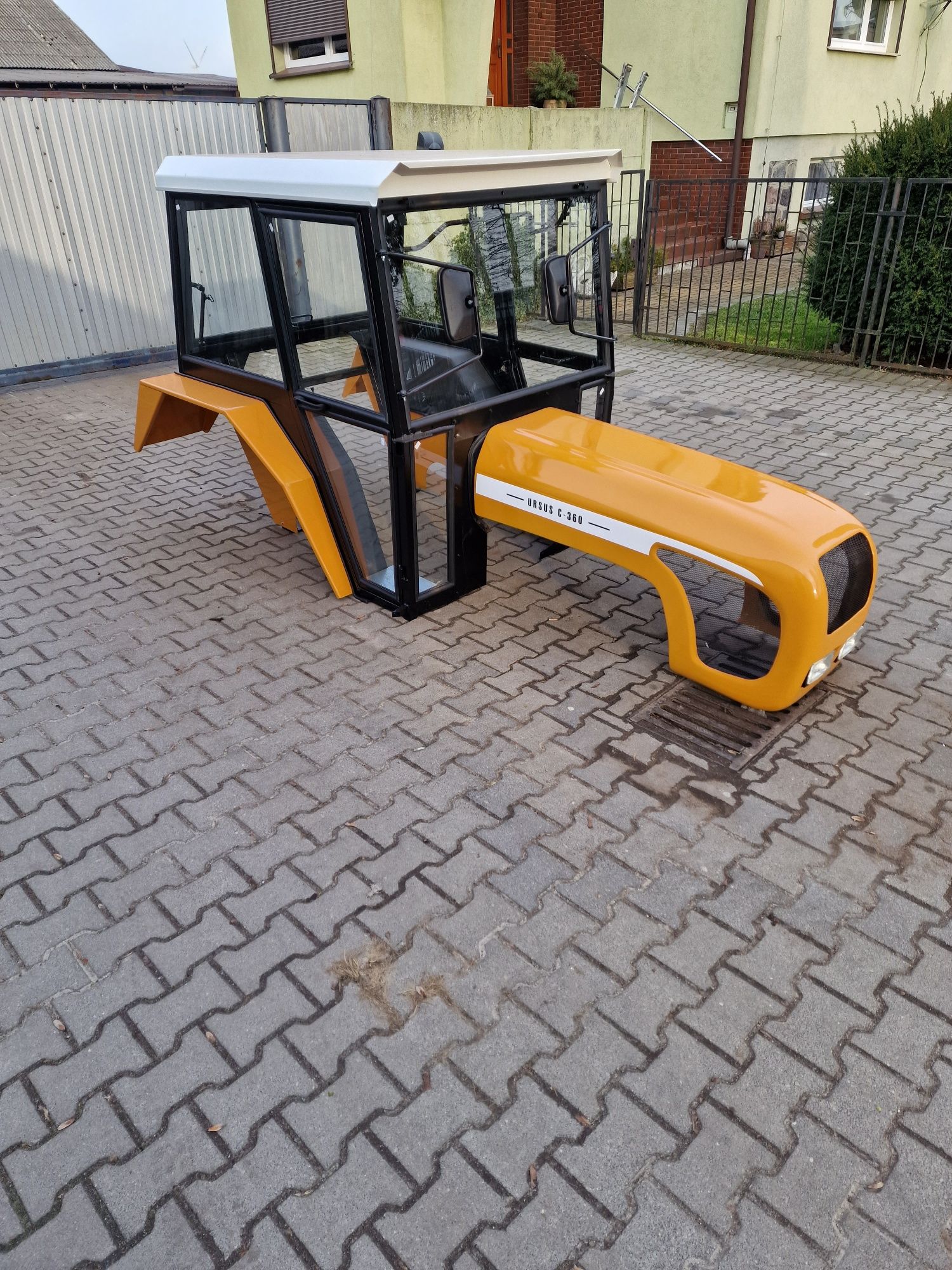 Kabina C360 C330 Kabina c330 c360 Kabina ciągnikowa c 360 c 330 tur
