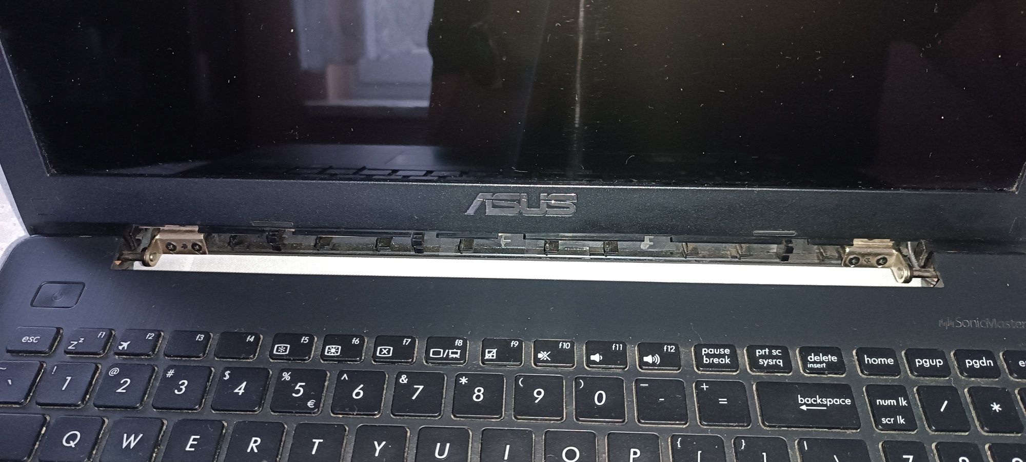 Laptop Notebook ASUS X553M 4GB ram, 500GB dysk WIN8.1