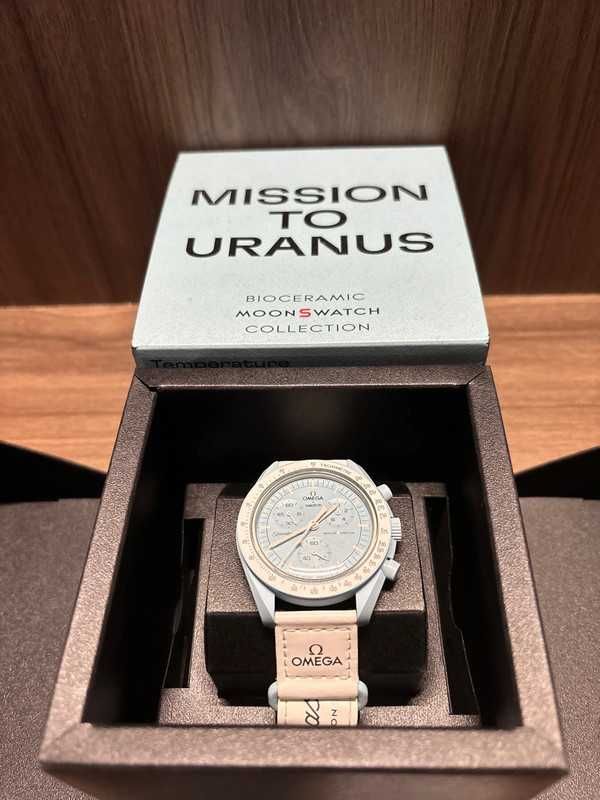 Omega x Swatch Uranus SO33L100 Cosmic Jet Lag