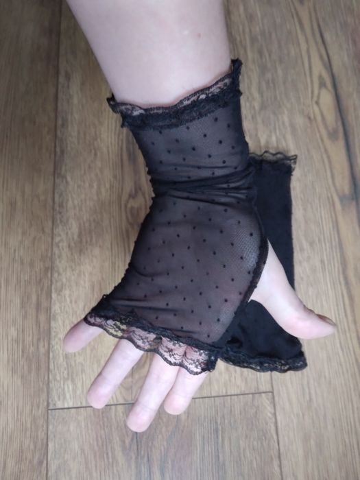 Nowe ozdobne rękawiczki z tiulu , mitenki