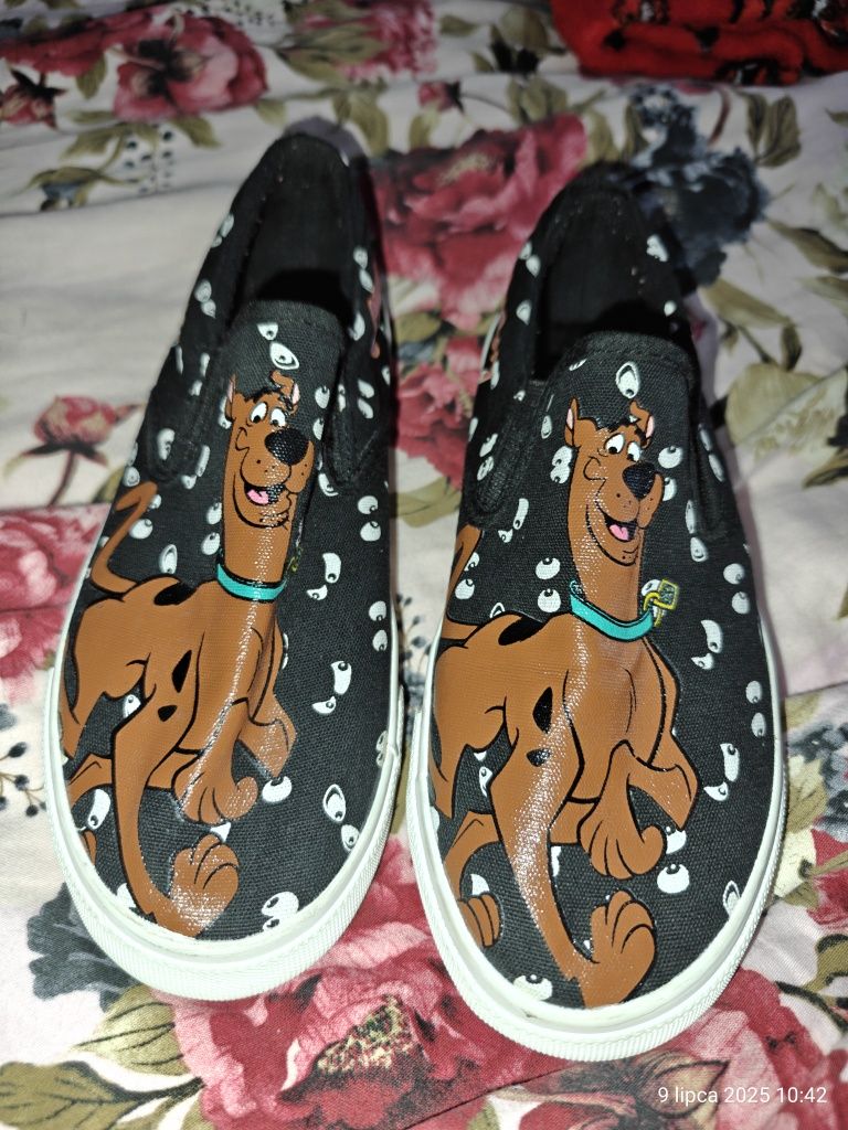 Kapcie szkolne Scooby r.33 nowe