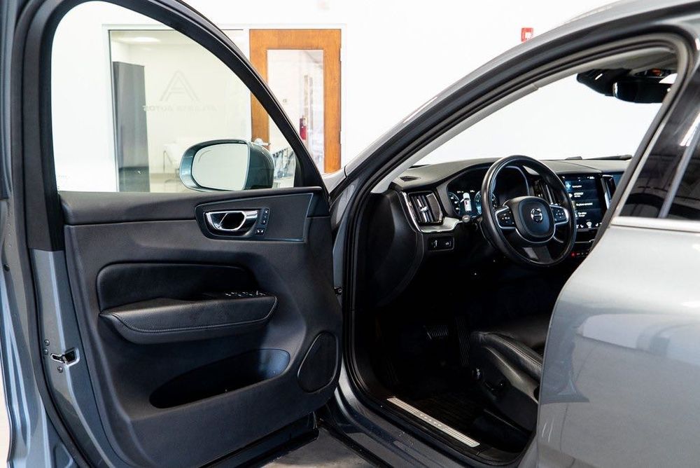 2018 Volvo XC60 Momentum