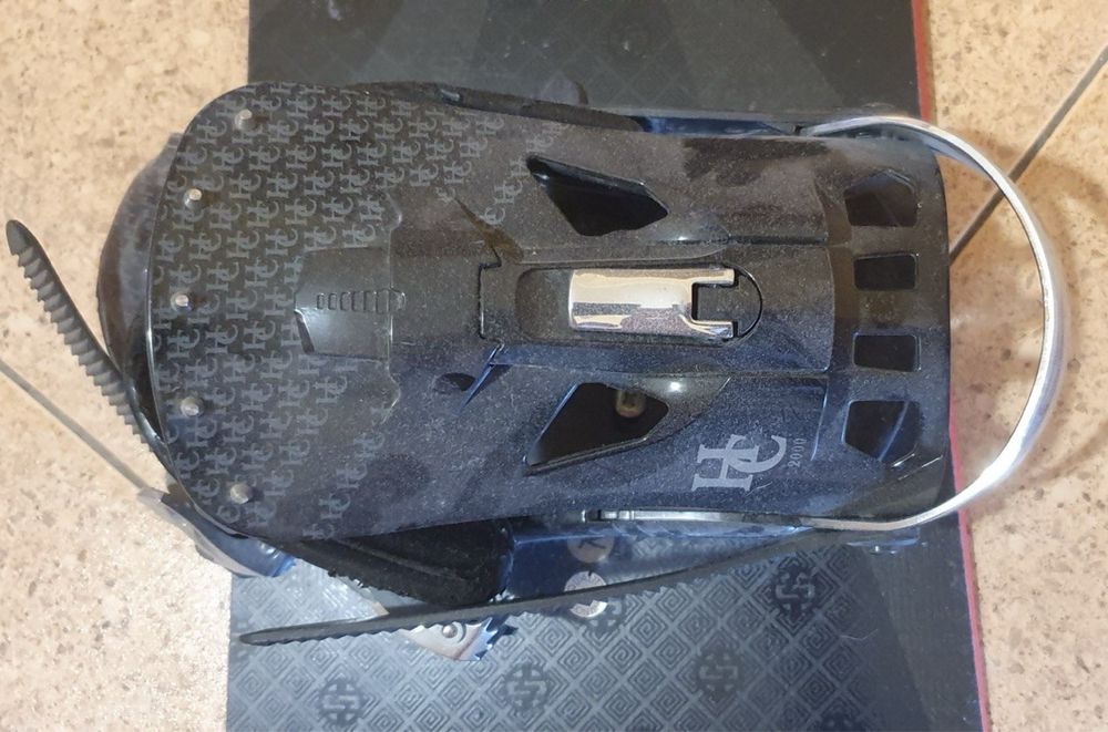 Сноуборд с криплением и ботинками. Rossignol.