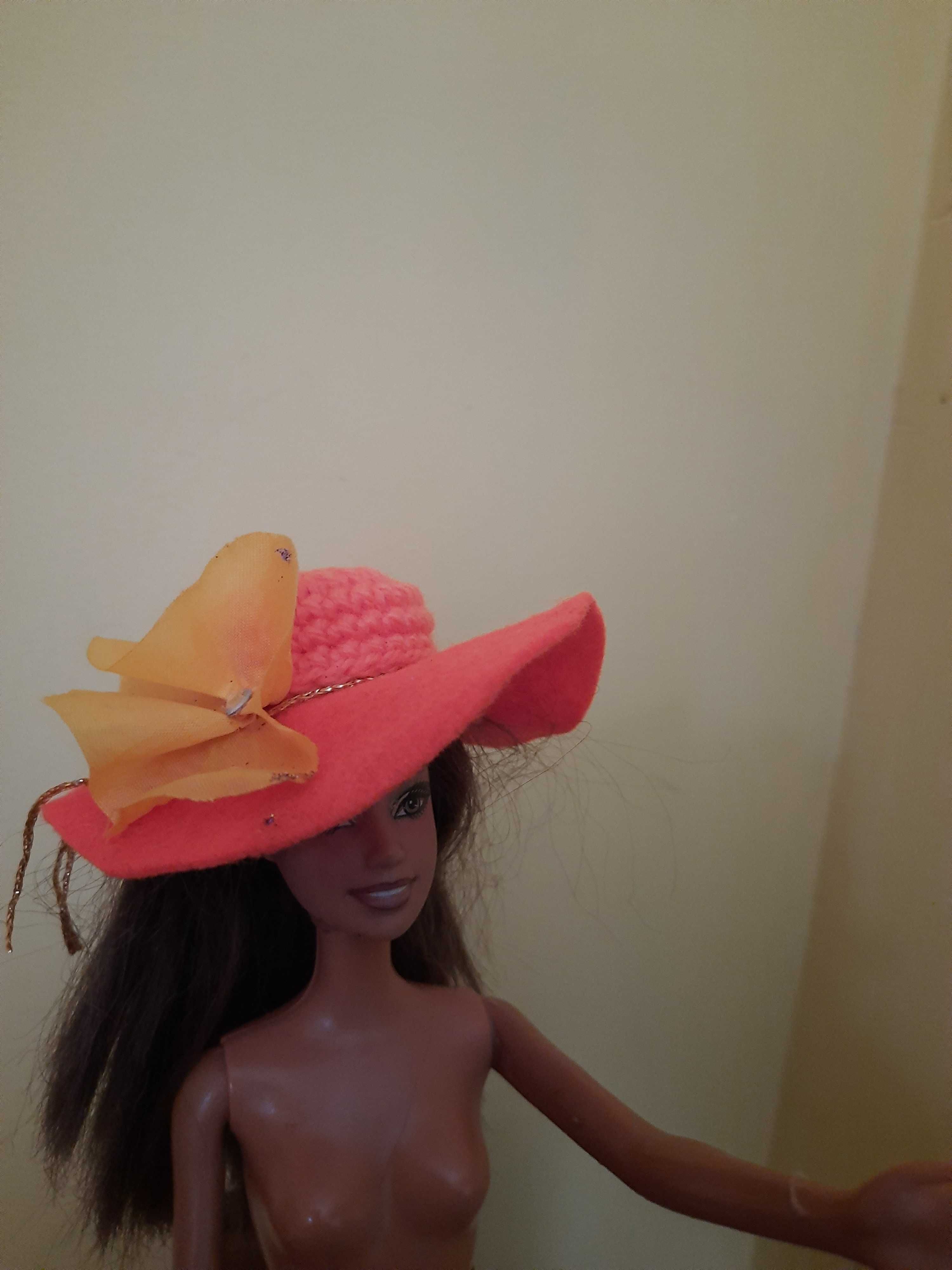Ubranko dla Barbie kapelusz