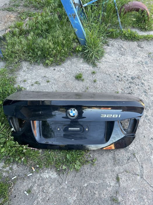 Задня ляда рест багажник бмв е90 bmw e90