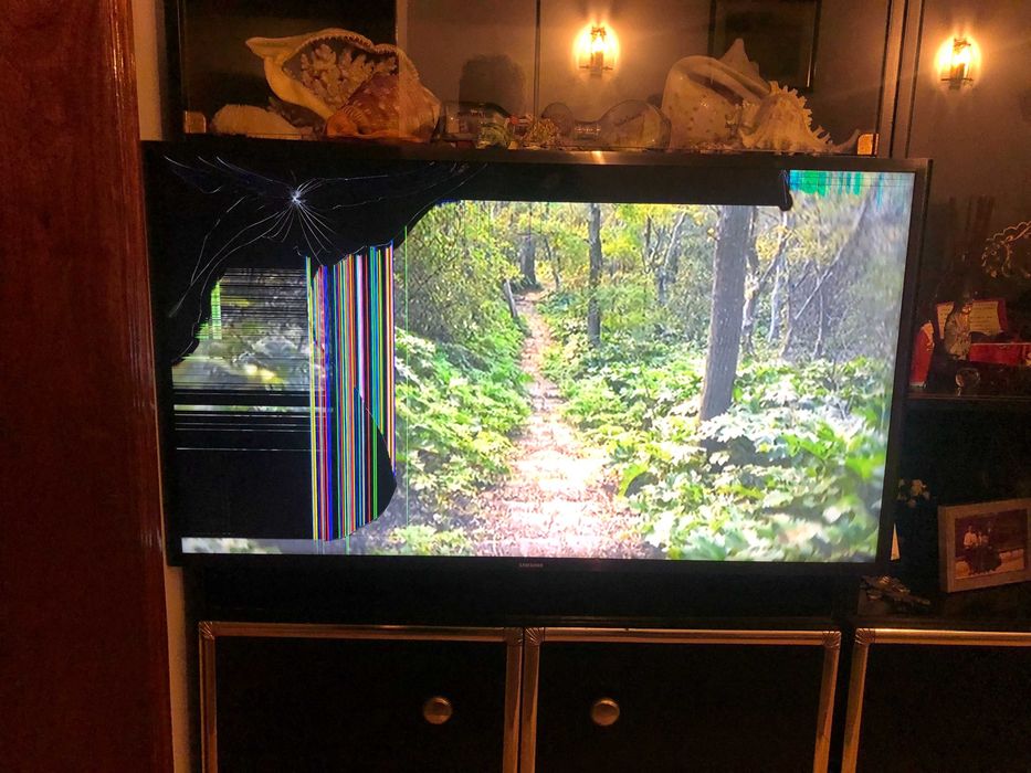 Tv Samsung seminova 40 polegadas ecran partido