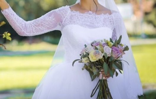 Весільна сукня з кружевом Шанталь