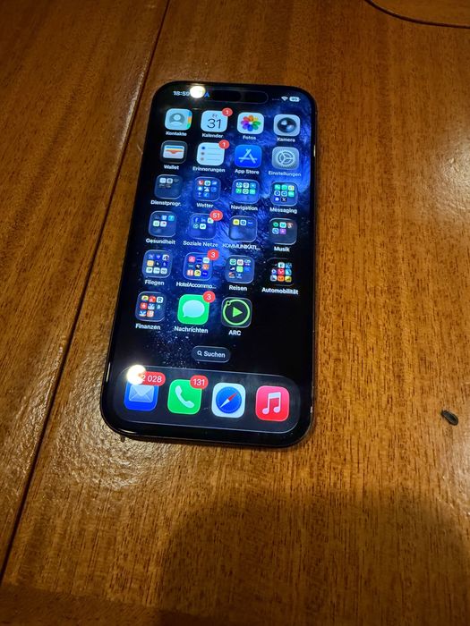 iphone 15 pro 256 GB + Spigen cover+ Tempered Glas