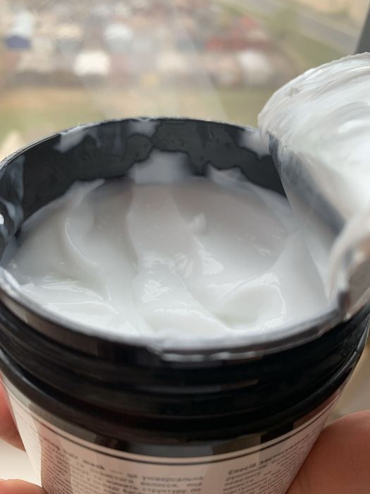 Зволожуюча маска deeply hydrating hair mask