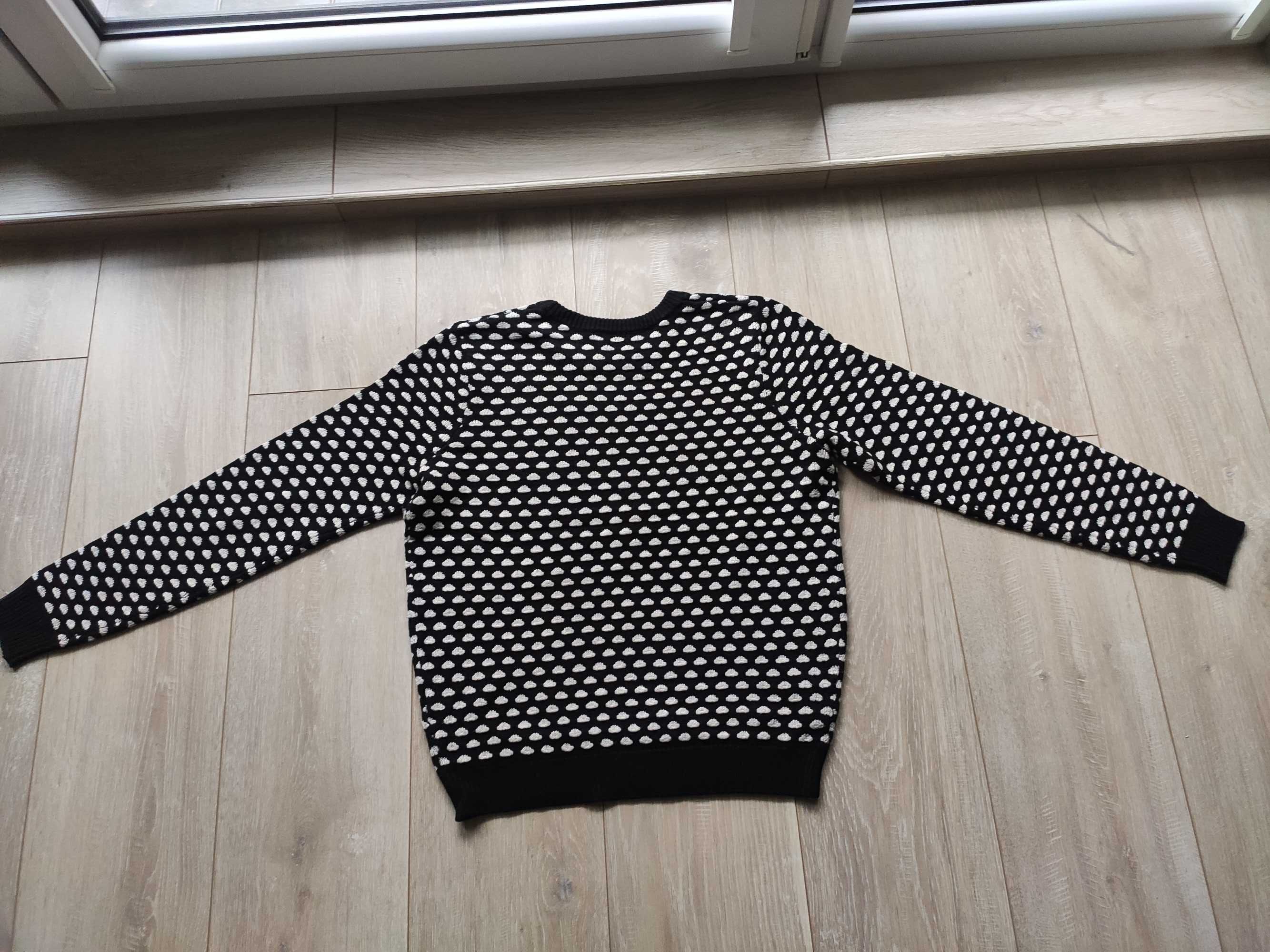 Sweter czarny w biały print Mohito rozmiar M
