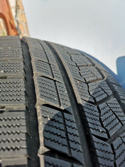 Почти новые Покрышки  Arrivo Winmaster ARW2 225/60/17