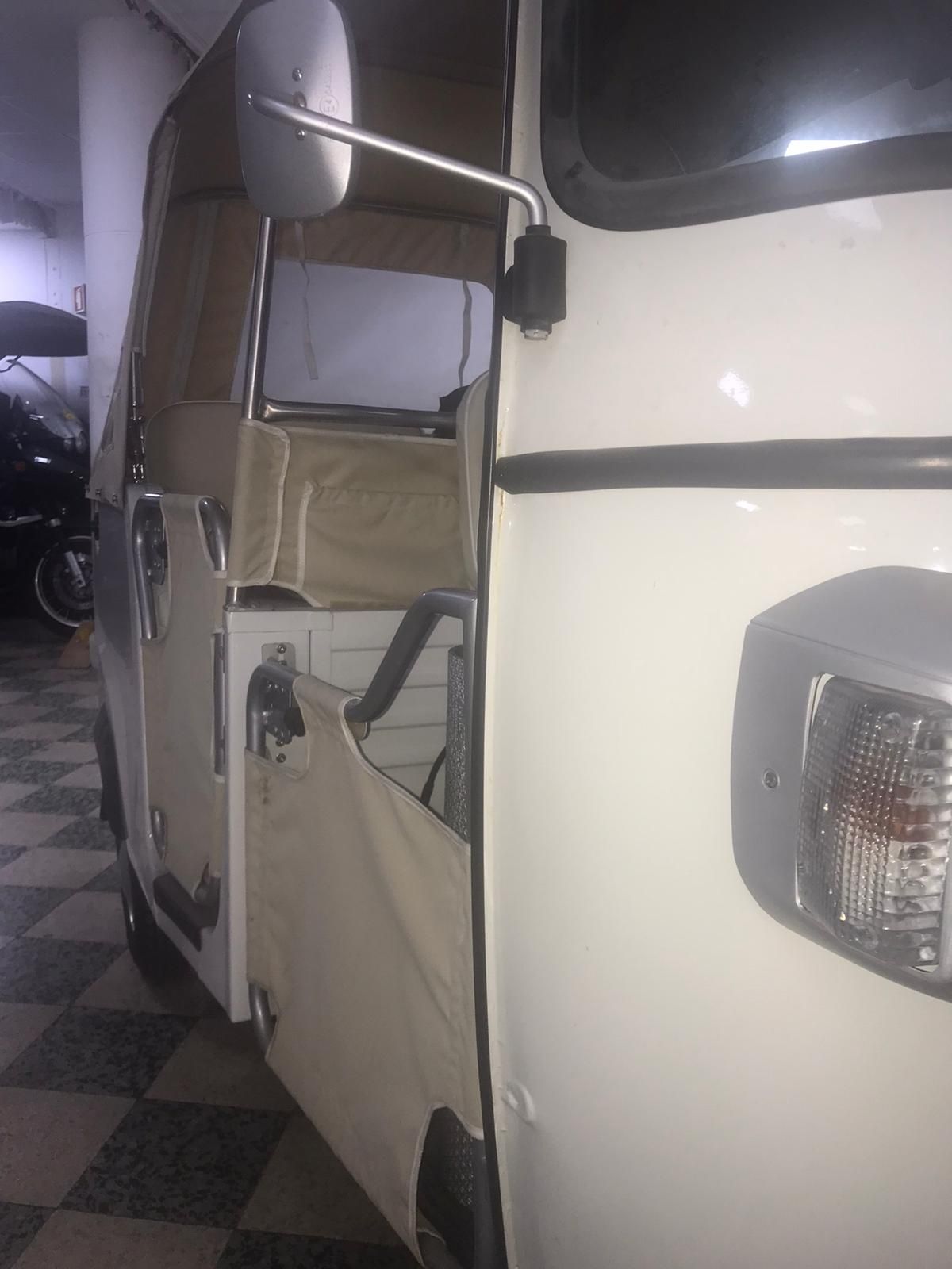 Tuk tuk piaggio Ape Calessino 200