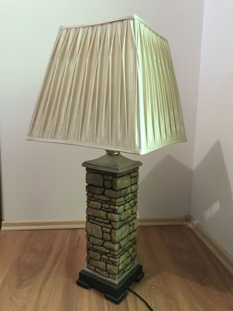 Lampa stojąca z abażurem