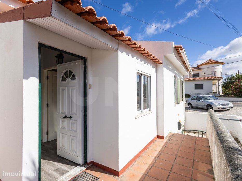 Moradia T2+ sotão, para venda, Caldas da Rainha