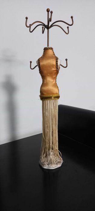 Stojak na biżuterię