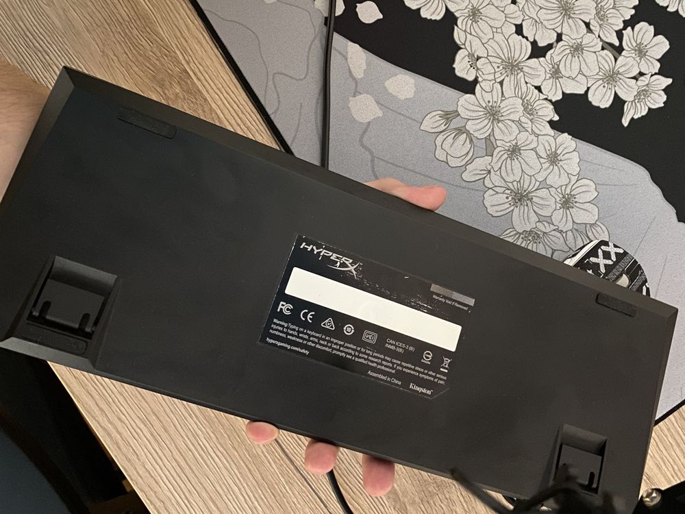 клавіатуру HyperX Alloy FPS Pro