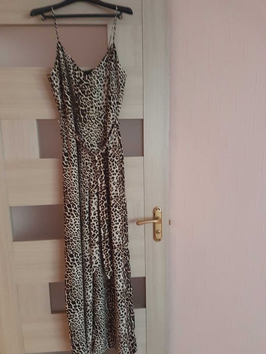 Крутой вечерний комбинезон.