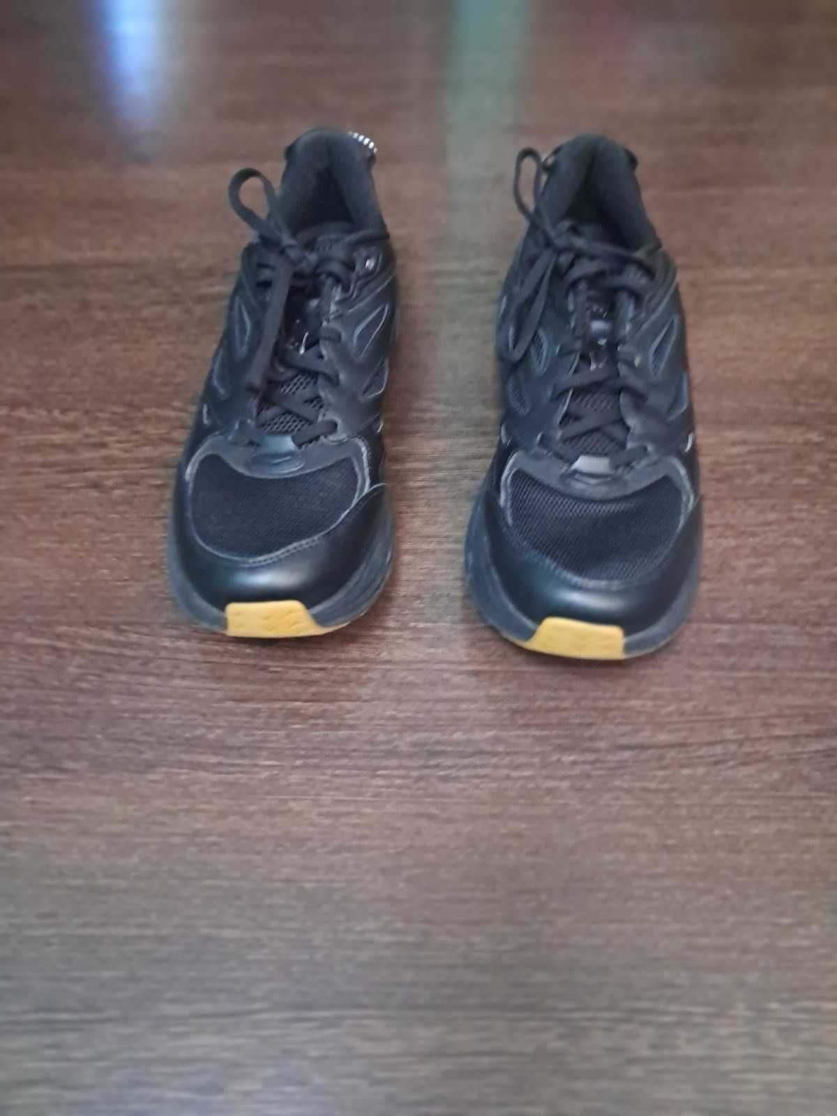 Кросівки Hoka Clifton L Athletics.  Р 45 1/3  29 см