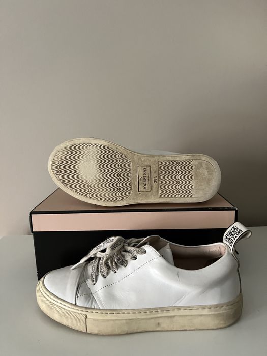 Tenis marca Josefinas