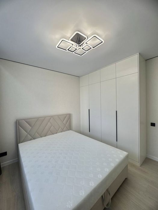 Продам євродвокімнатну квартиру в новобудові Птичка гидропарк