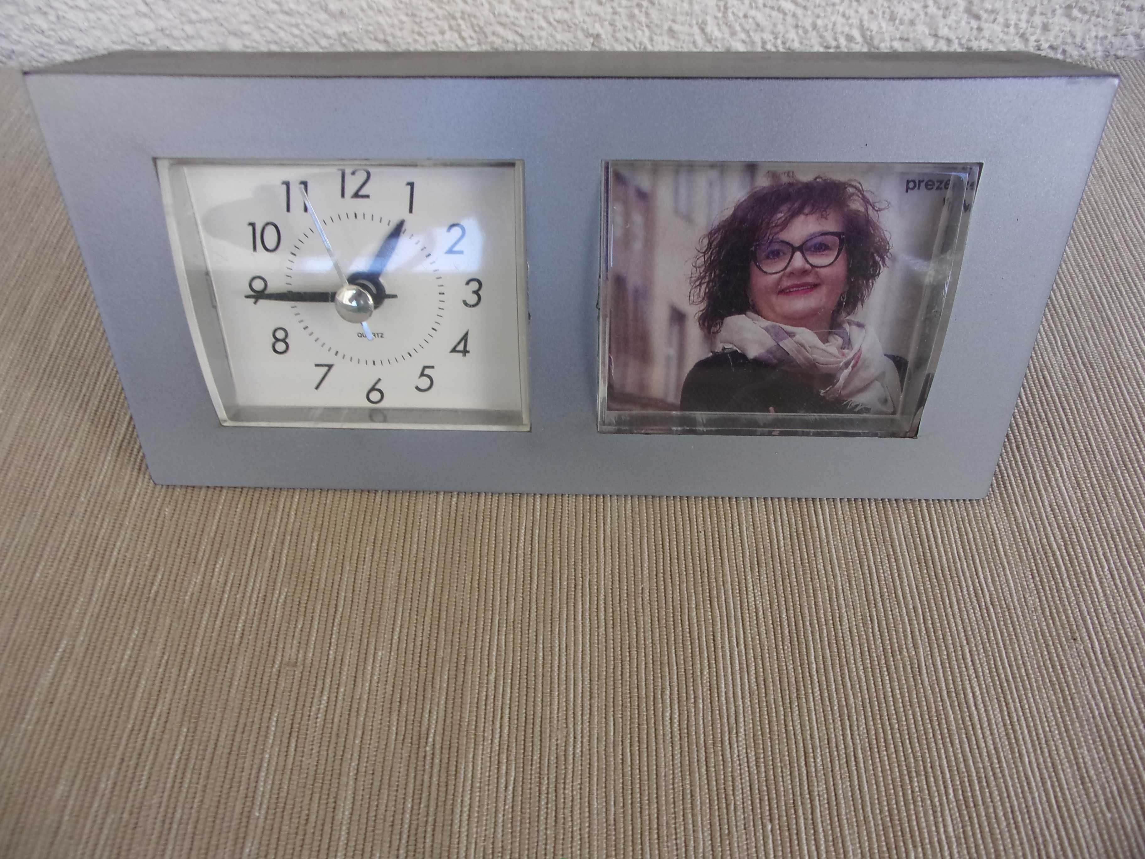 Bardzo ładny zegar Niemiecki w oprawie ze fotką na biurko