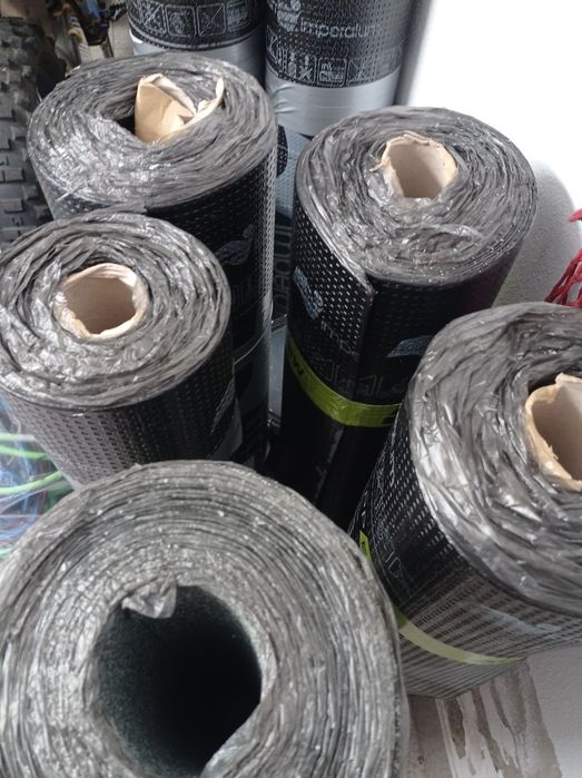 Vendo Tela asfáltica nova.