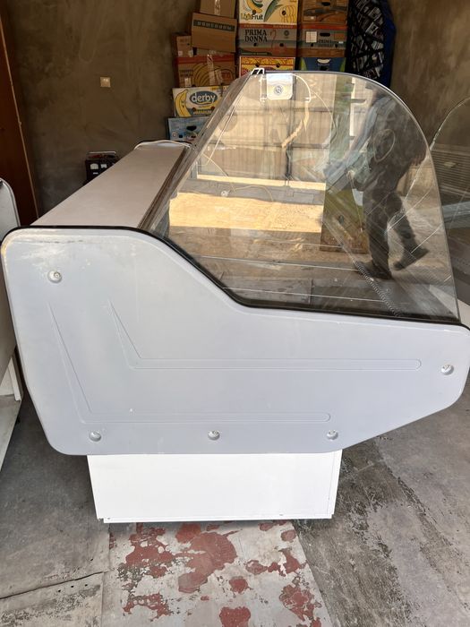 Холодильная витрина. 2м и 1.5 технохолод