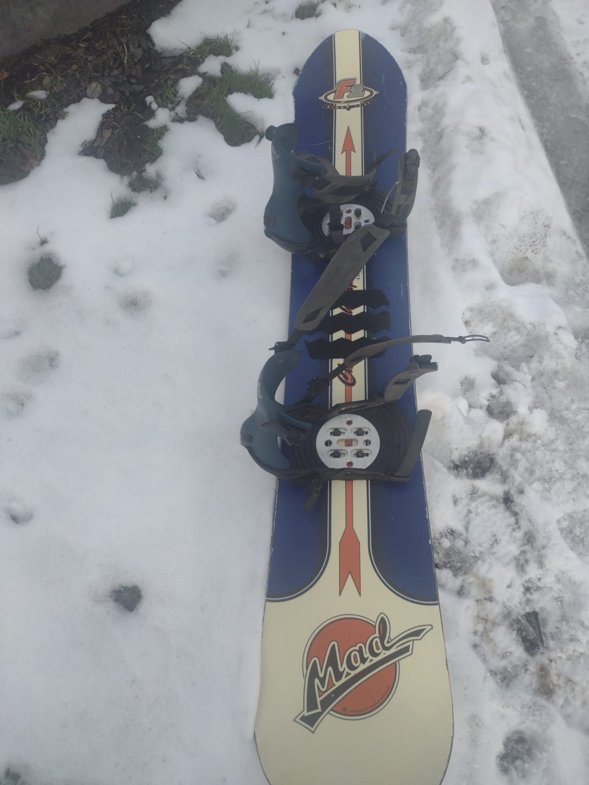 Deska snowboardowa z wiązaniami Mad 163 cm