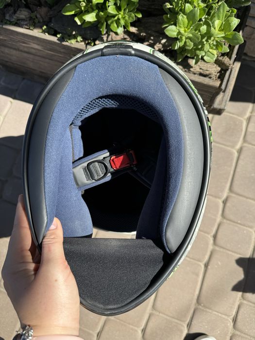 Продам шлем AGV K3 для девчат - размер XS