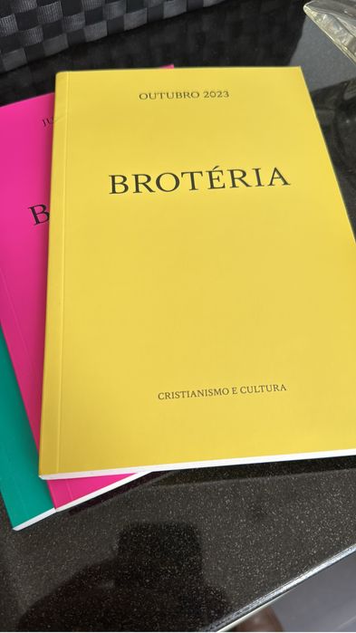 Lote 48 Revistas Brotéria – 2020 a 2024 – venda imediata