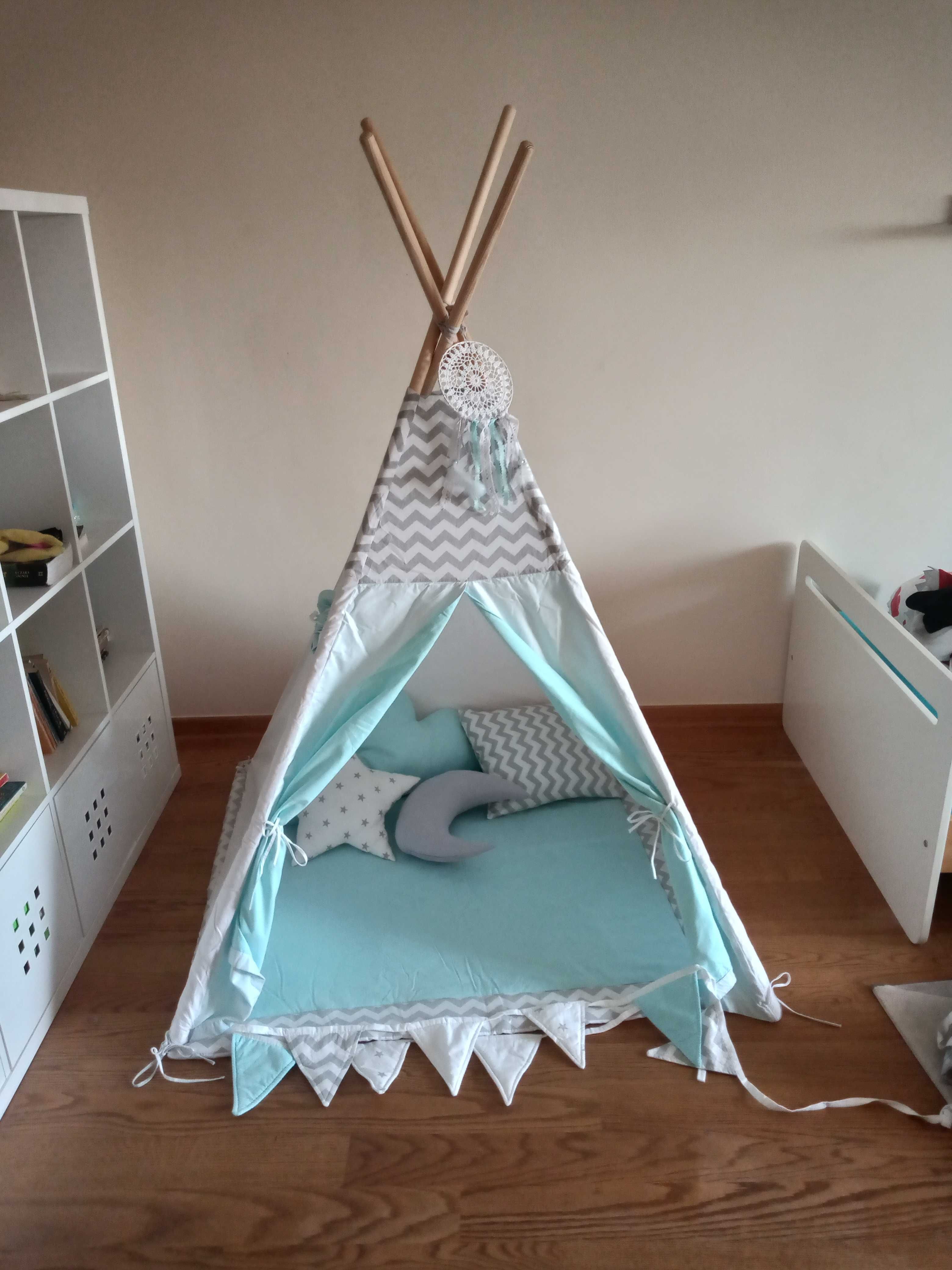 Namiot Tipi firmy Sówka + poduszki, łapacz snów i chorągiewki