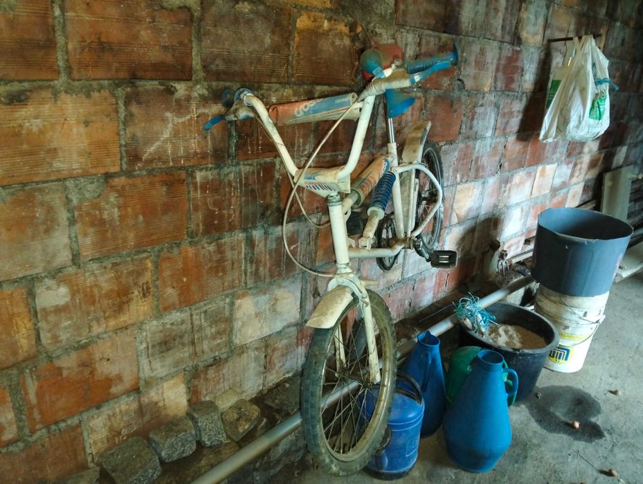 Bicicleta BMX com amortecedor (marca Fundador)