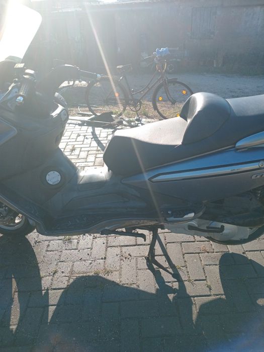 SYM GTS EVO - 125CC - Bem estimada