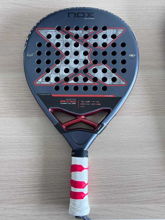 Padel Nox AT10 Genius 18K 2025 Agustin Tapia