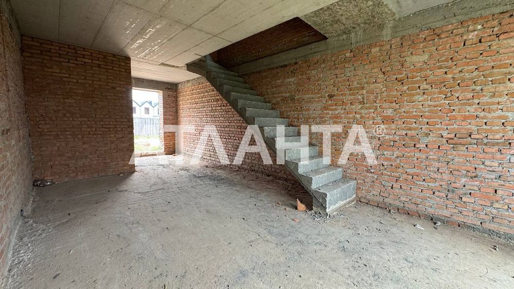 Продаж Танхауса  У Хотові, вигідна ціна. Обухівського району.