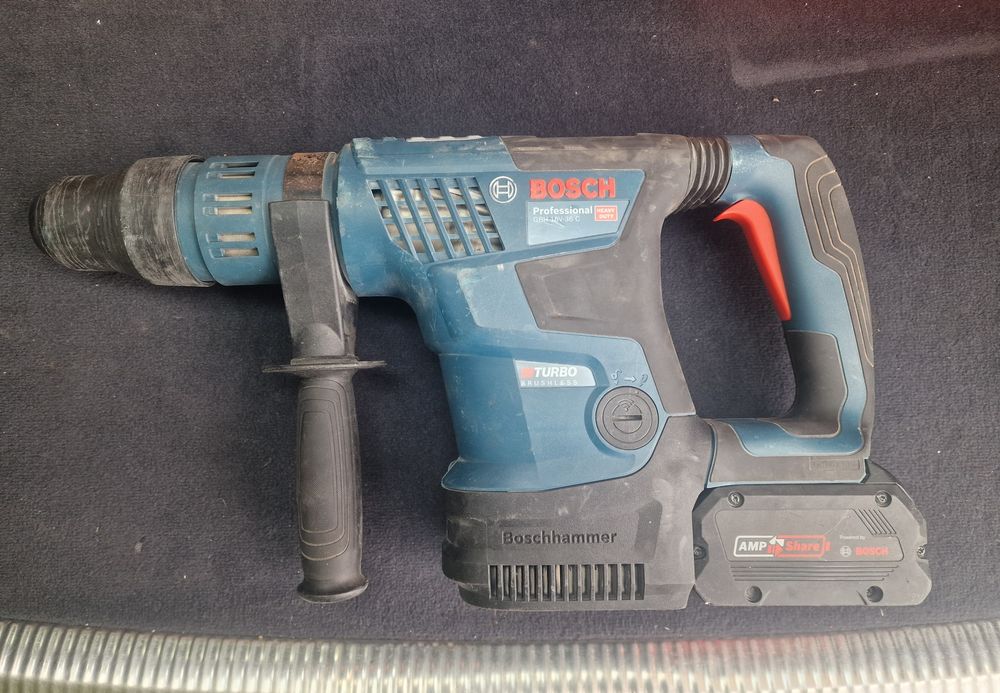 Bosch GBH 18V-36 C + 2x akumulator ProCORE 18V 8.0Ah
