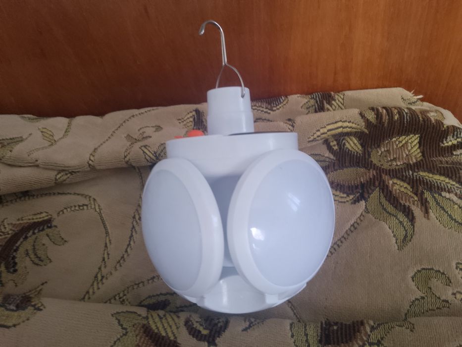 Лампа для кемпінгу